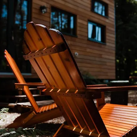 Lodge Tiny - *