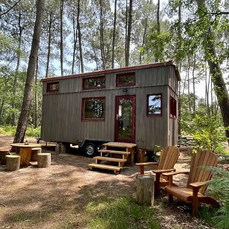 Lodge Tiny -