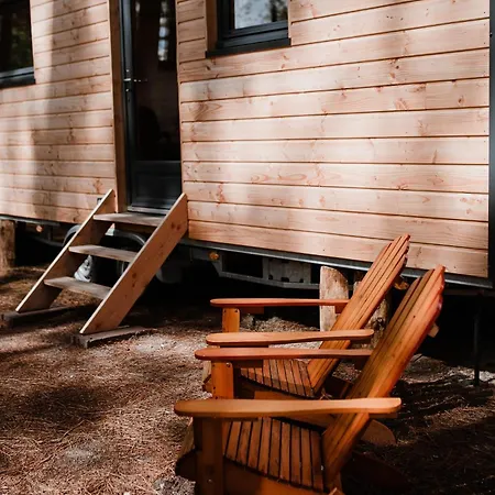 Lodge Tiny -