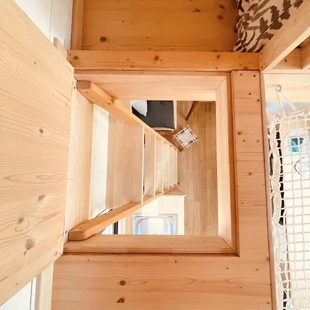 Lodge Tiny - *