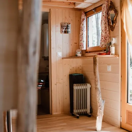 Lodge Tiny - *