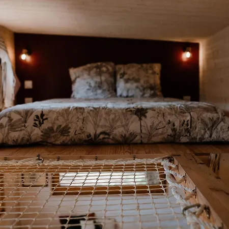 Tiny - Lodge