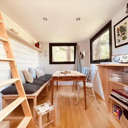 Lodge Tiny - *