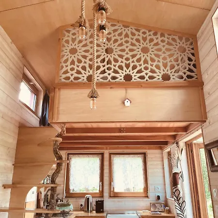 Lodge Tiny - *