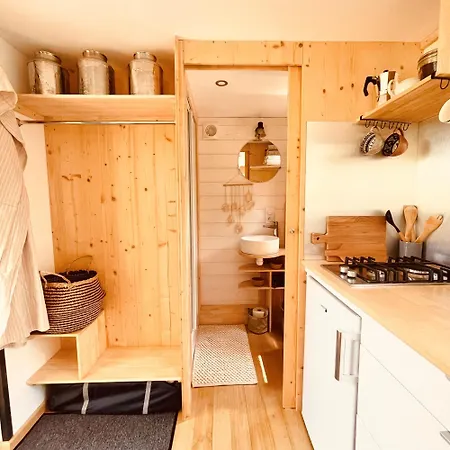 Tiny - Lodge